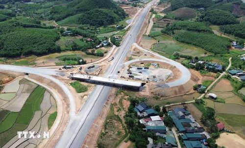 Đến giữa tháng 7/2026, giá trị xây lắp lũy kế đạt 3.745,805/4.862,985 tỷ đồng, đạt 77,03% giá trị hợp đồng. (Ảnh: Quốc Khánh/TTXVN)