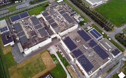 Điện mặt trời đã giúp nhiều doanh nghiệp ở Khu công nghiệp Phố Nối, tỉnh Hưng Yên chủ động điện trong sản xuất. Ảnh: Trần Việt/TTXVN