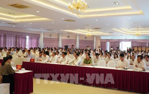 Hội nghị thu hút sự tham dự của gần 200 đại biểu là lãnh đạo các Tòa chuyên trách, phòng chuyên môn, TAND khu vực và đại diện 75 chi nhánh ngân hàng, tổ chức tín dụng đang hoạt động trên địa bàn tỉnh An Giang. Ảnh: Văn Sĩ - TTXVN
