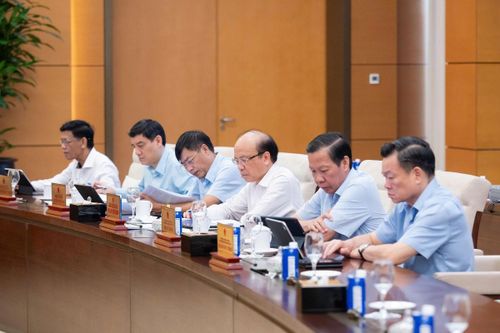 Các đại biểu tham dự phiên họp