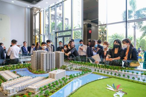 Tâm lý thận trọng khiến sức hấp thụ của thị trường giảm dù nguồn cung gia tăng. Ảnh: Thiên Khôi