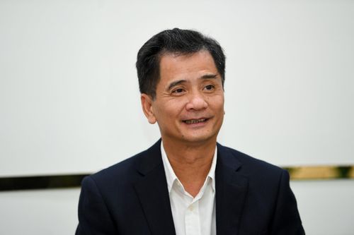 Theo TS. Nguyễn Văn Đính, giá trị của bất động sản không nên được nhìn trước hết qua biến động giá, mà phải được đặt trong mối quan hệ với quá trình công nghiệp hóa, đô thị hóa và dịch chuyển dân cư. Ảnh: Hoàng Anh.