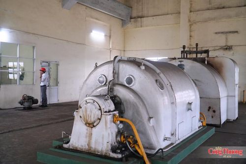 Đặc biệt, nhà máy tận dụng nguồn hơi phục vụ quá trình sản xuất công để vận hành hệ thống tuabin phát điện, khai thác tối đa năng lượng của hơi nước, nâng cao hiệu suất sử dụng năng lượng của toàn bộ dây chuyền.