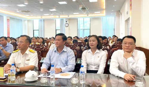 Đại biểu tham dự hội nghị. Ảnh: KHÁNH LINH