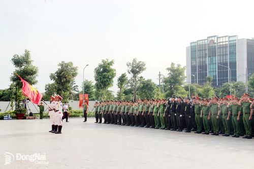 Các lực lượng nghiệp vụ Công an thành phố Đồng Nai tham gia Lễ ra quân cao điểm phòng ngừa đấu tranh, xử lý thanh thiếu niên, học sinh vi phạm pháp luật, ngày 19-6.