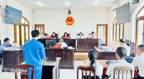 Toàn cảnh phiên tòa xét xử. Ảnh: Tố Tâm