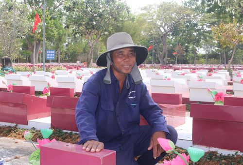 Ông Lương Thanh Đời gắn bó với công việc tại NTLS 10 năm nay