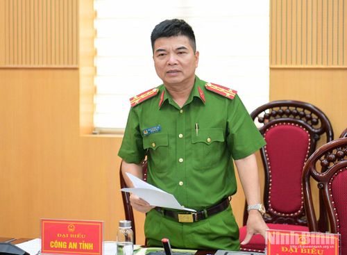 Lãnh đạo Công an tỉnh phát biểu tại hội nghị.