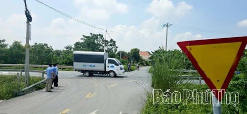 Người dân trong khu vực mong muốn các cơ quan chức năng sớm có những biện pháp cụ thể để xóa "điểm đen" mất an toàn giao thông tại đây.