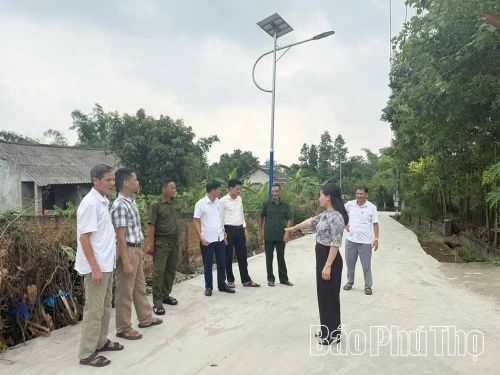 Tuyến đường bê tông liên thôn tại xã Vân Bán góp phần nâng cao chất lượng tiêu chí giao thông trong xây dựng nông thôn mới.