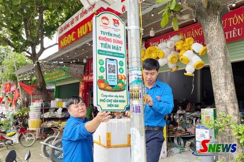 Mô hình “Tuyến phố không dùng tiền mặt” của Đoàn thanh niên xã Gia Phù.