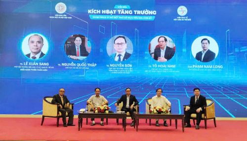 Các đại biểu tham gia thảo luận, trao đổi