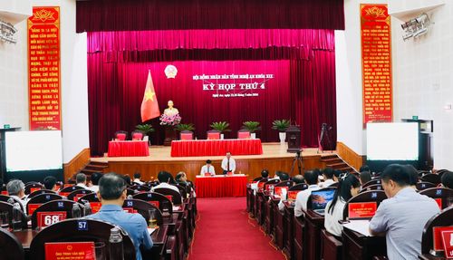 Toàn cảnh phiên thảo luận Tổ 1.