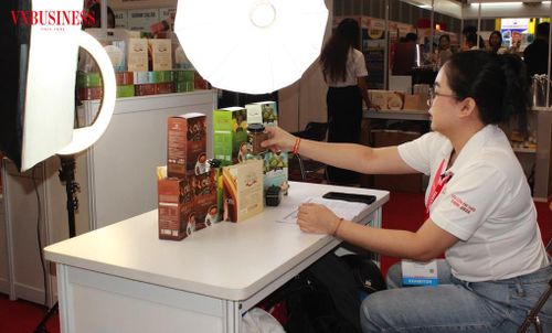Livestream và các nền tảng số đang trở thành kênh quảng bá, tiêu thụ hiệu quả, đồng thời góp phần nâng cao giá trị thương hiệu cho sản phẩm OCOP của các HTX ở Kon Braih.