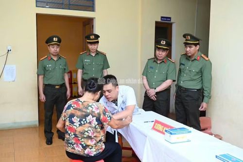 Đoàn tổ chức chương trình khám bệnh, tư vấn sức khỏe cho 130 thương binh, bệnh binh và người có công với cách mạng.