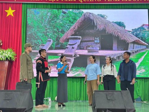Chiến dịch truyền thông do Hội LHPN tỉnh Đắk Lắk đang được triển khai tại nhiều xã phường bằng hình thức sân khấu hóa phong phú sinh động