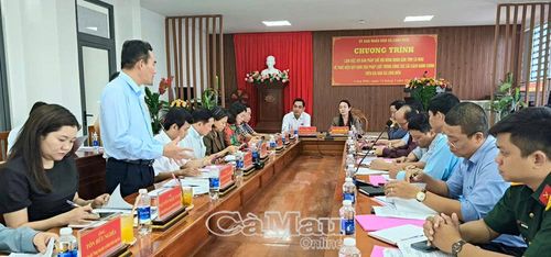 Ban Pháp chế HĐND tỉnh giám sát việc thực hiện các quy định của pháp luật về công tác cải cách hành chính tại xã Long Điền.