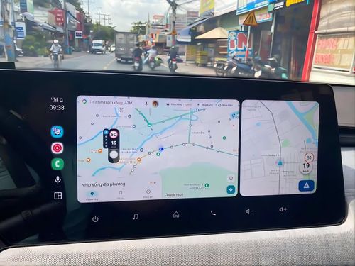 Waze được ví như “mạng xã hội của các bác tài”.