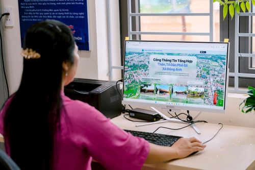Nhà văn hóa số trở thành điểm kết nối giữa người dân với chính quyền và các dịch vụ số. Ảnh:MK
