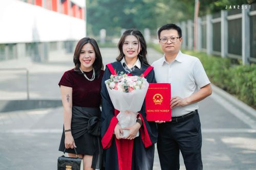 Khánh Linh chọn theo học ngành Kinh tế.