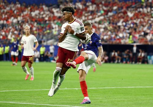 Sai lầm của Lucas Digne ảnh hưởng lớn đến tuyển Pháp.