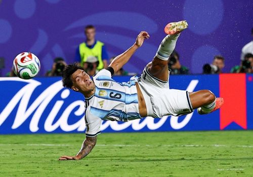  Lisandro Martinez từng ghi bàn, kiến tạo cho Argentina. 