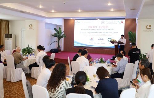 Các doanh nghiệp du lịch tại chương trình tọa đàm và tập huấn về phát triển du lịch Halal tại TP. Huế. Ảnh: HP