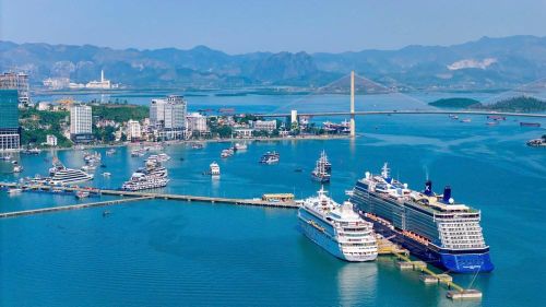 Đến năm 2045, xây dựng Quảng Ninh trở thành trung tâm văn hóa, nghệ thuật và du lịch di sản hàng đầu khu vực châu Á - Thái Bình Dương. Ảnh Thanh Tùng