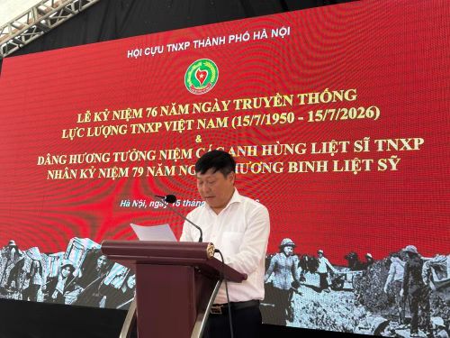 Phó Chủ tịch Ủy ban Mặt trận Tổ quốc Việt Nam thành phố Hà Nội Phạm Anh Tuấn phát biểu tại buổi lễ.