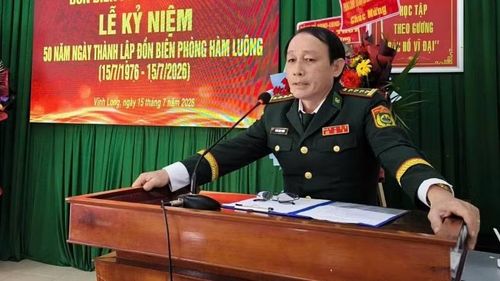 Đại tá Đoàn Minh Trung, Tỉnh ủy viên, Phó Chỉ huy trưởng Bộ Chỉ huy Quân sự tỉnh Vĩnh Long phát biểu tại buổi lễ.