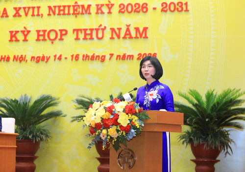 Chủ tịch HĐND TP Hà Nội Phùng Thị Hồng Hà phát biểu.