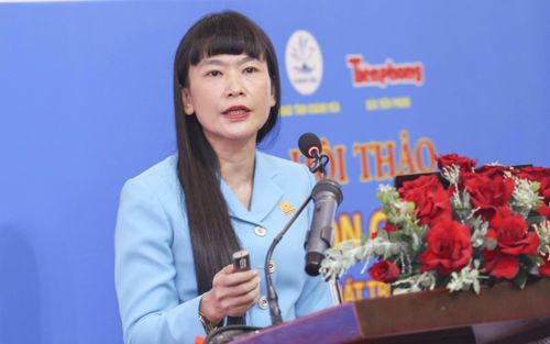  Bà Trịnh Thị Hồng Vân, Chủ tịch Hội đồng thành viên Công ty TNHH Nhà nước MTV Yến sào Khánh Hòa phát biểu 