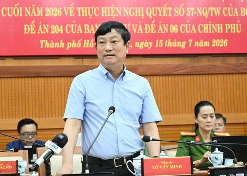  Chủ tịch HĐND TPHCM Võ Văn Minh phát biểu. Ảnh: VIỆT DŨNG 