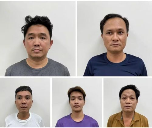 Các đối tượng trong vụ án tại cơ quan điều tra.
