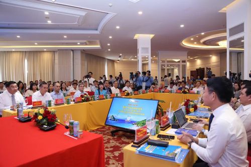 Hội thảo thu hút 300 đại biểu tham dự.