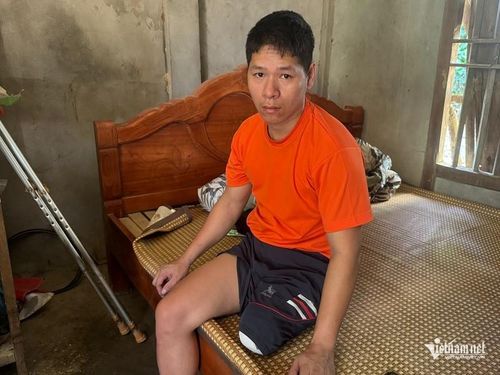 Từng là thanh niên khỏe mạnh, sau vụ tai nạn, cuộc sống của anh Bảo phải phụ thuộc vào chiếc xe lăn và đôi nạng
