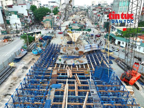 Cầu vượt tại nút giao Láng Hạ - Giảng Võ có quy mô thiết kế là cầu bê tông cốt thép vĩnh cửu, được phân chia thành 4 làn xe ô tô.