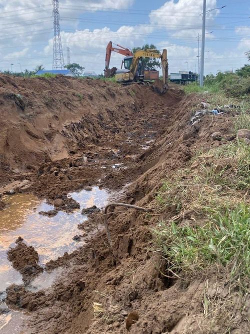 Phương tiện cơ giới đào lấy đất Dự án nâng cấp, mở rộng Đường tỉnh 878.
