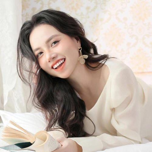 Không xuất hiện dày đặc, Đinh Ngọc Diệp vẫn ghi dấu với những dự án chất lượng. Ảnh: FBNV.