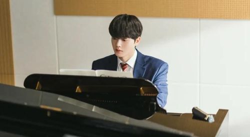 Tạo hình của Song Kang trong Four Hands, Two Sonatas.
