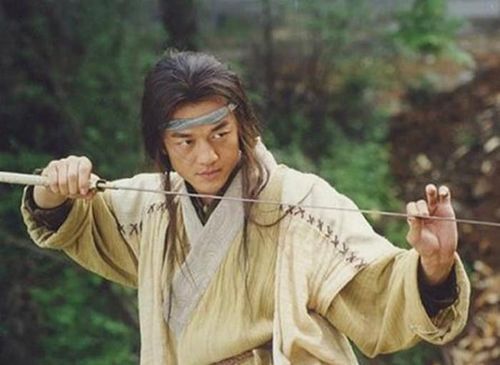 Diễn viên Lý Á Bằng.