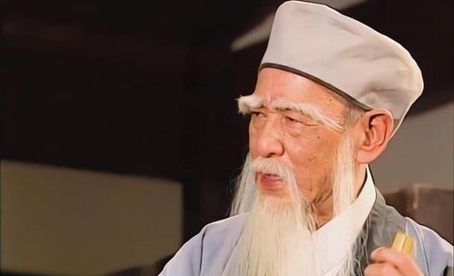 Với Vô Danh Thần Tăng, võ công là phương tiện để hóa giải hận thù và cứu người. (Ảnh: Sohu)