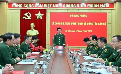 Thượng tướng Đỗ Xuân Tụng, Ủy viên Trung ương Đảng, Phó chủ nhiệm Tổng cục Chính trị phát biểu tại buổi lễ.