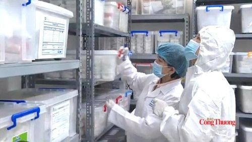 Hơn 10.000 mẫu hài cốt liệt sĩ đang được bảo quản tại Trung tâm Giám định ADN. Ảnh: Phạm Giang