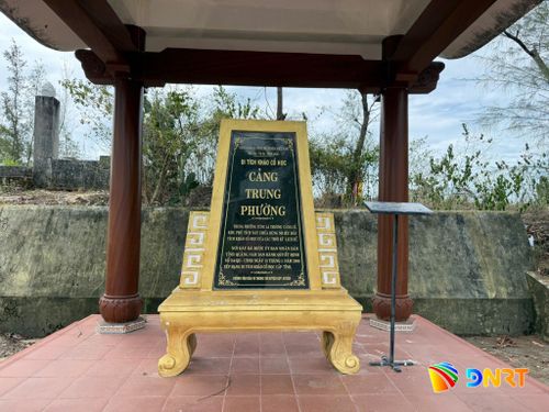Di tích khảo cổ học cảng Trung Phường. Ảnh: QUỐC TUẤN