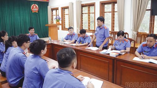 Viện Kiểm sát nhân dân khu vực 5 - Lào Cai luôn khắc sâu tinh thần phục vụ Nhân dân, không ngừng củng cố và giữ vững niềm tin của Nhân dân trên địa bàn.