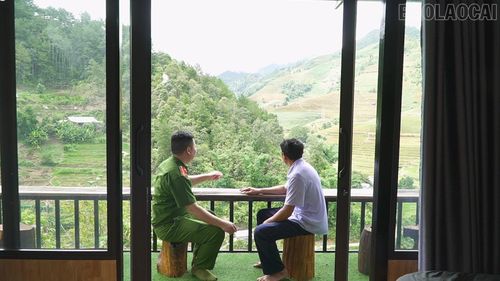 Lực lượng công an xã luôn gần gũi động viên những người sau cai, sau chấp hành xong án phạt tù.