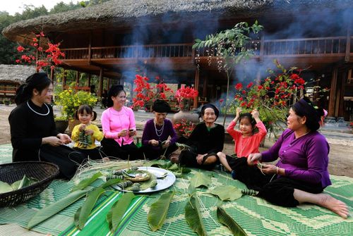 Đồng bào Tày Nghĩa Đô luôn giáo dục thế hệ trẻ biết trân trọng, gìn giữ những giá trị văn hóa truyền thống trong nếp sống hằng ngày của gia đình và của cộng đồng; đồng thời chú trọng việc trao truyền cho con cháu nét đẹp phong tục tập quán của dân tộc mình, tiếp tục xây dựng cuộc sống ấm no, hạnh phúc.