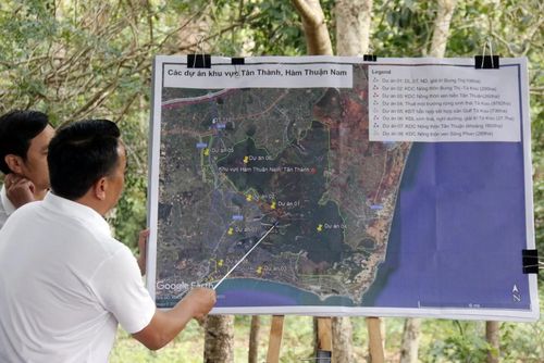 Khảo sát các dự án tại Khu Bảo tồn thiên nhiên Tà Kóu (Ảnh: Nguyễn Thanh)