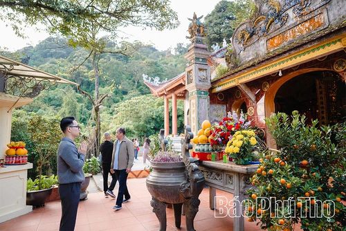 Chính bởi những công lao ấy mà từ bao đời nay, Bà Chúa Thượng Ngàn luôn được người dân tôn kính, phụng thờ với tất cả lòng biết ơn.